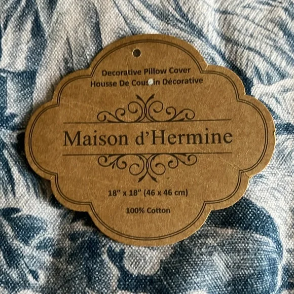 Toile Maison d’ Hermine drapes pair with pillow covers - Picture 4 of 7